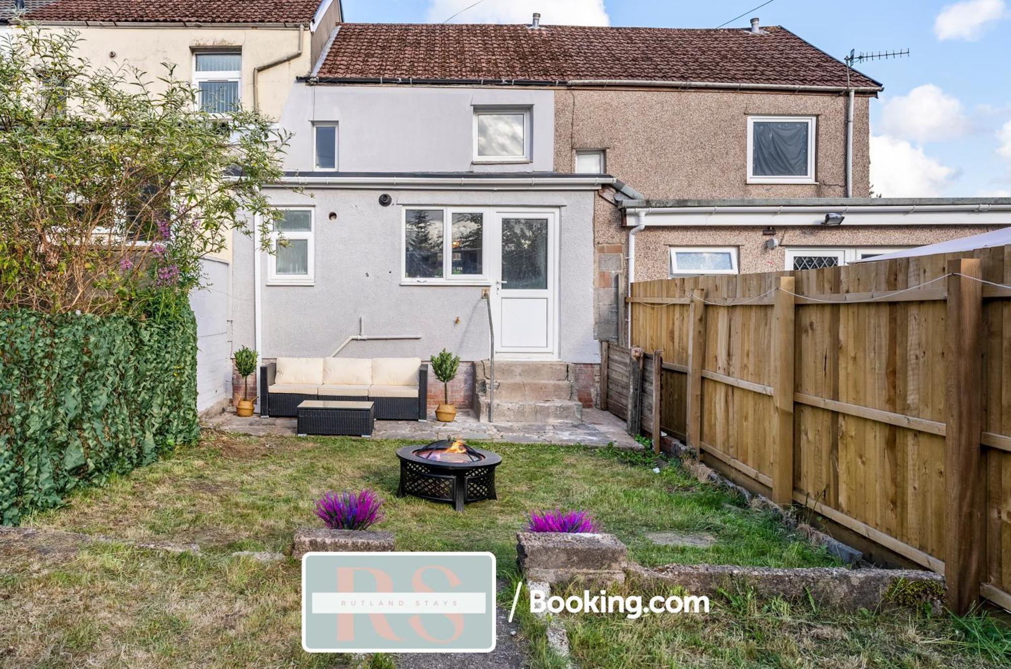Contractors Accommodation South Wales By Rutland Stays Short Lets & Serviced Accommodation Pentre Treorky ภายนอก รูปภาพ
