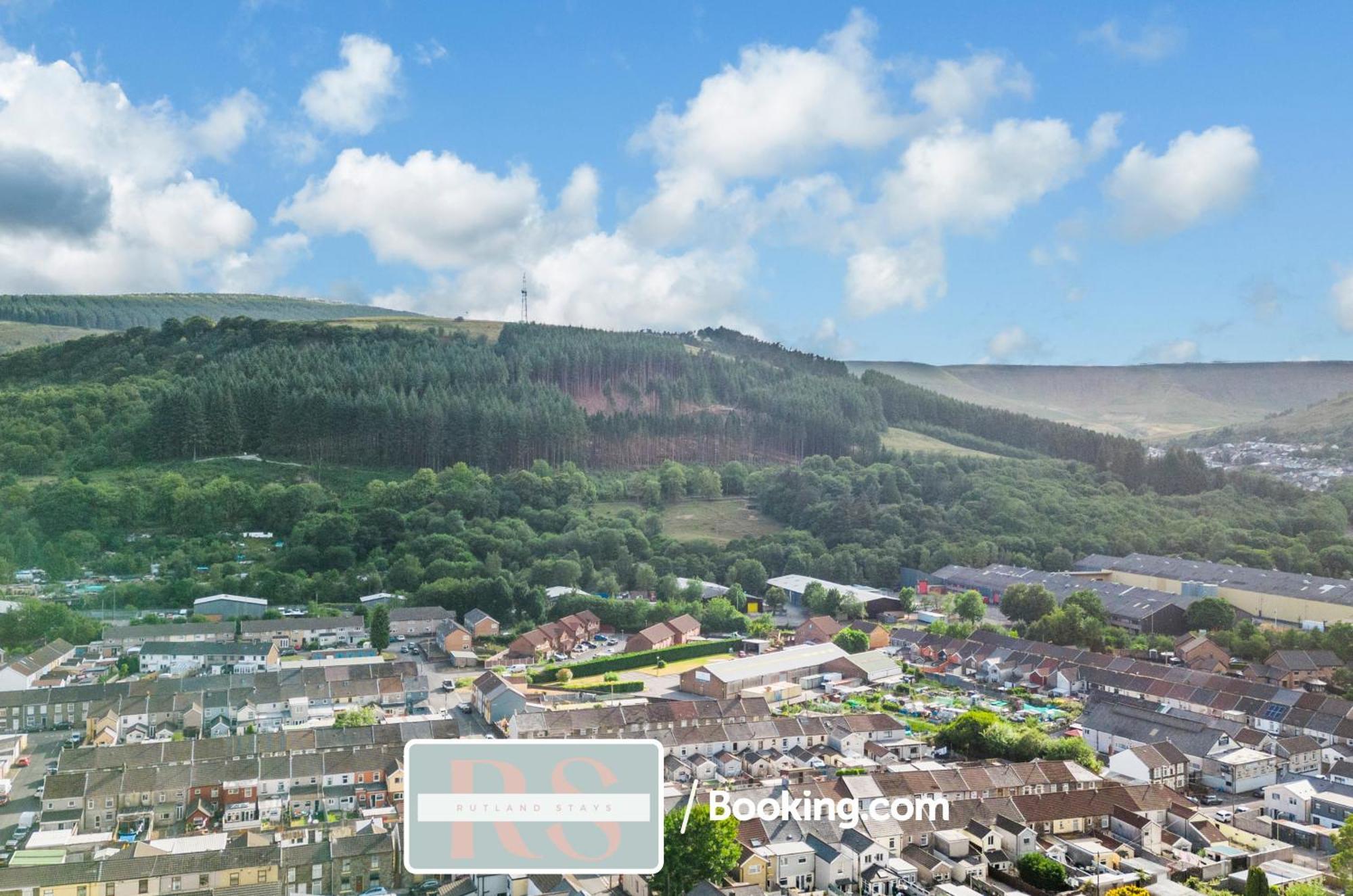 Contractors Accommodation South Wales By Rutland Stays Short Lets & Serviced Accommodation Pentre Treorky ภายนอก รูปภาพ