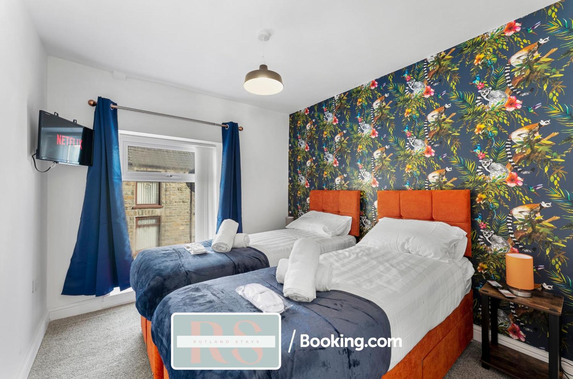 Contractors Accommodation South Wales By Rutland Stays Short Lets & Serviced Accommodation Pentre Treorky ภายนอก รูปภาพ