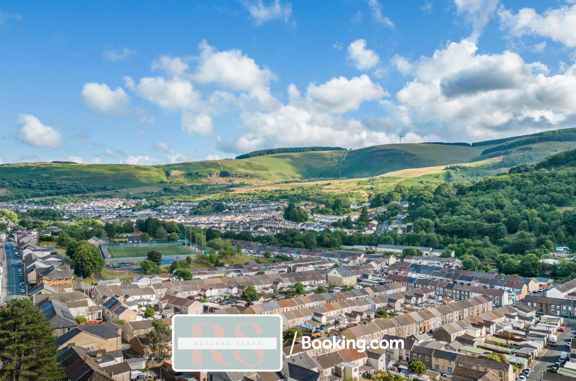 Contractors Accommodation South Wales By Rutland Stays Short Lets & Serviced Accommodation Pentre Treorky ภายนอก รูปภาพ
