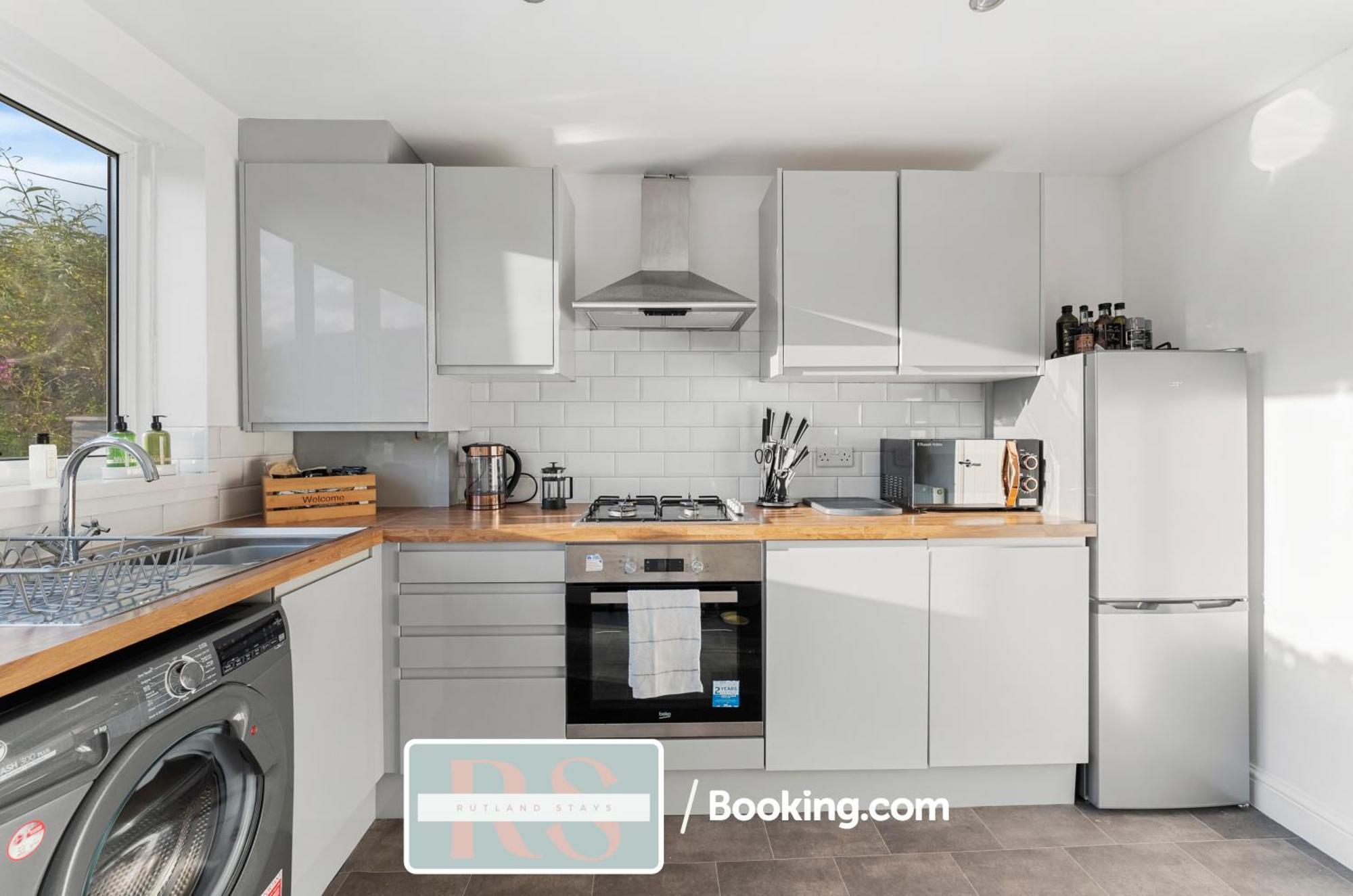 Contractors Accommodation South Wales By Rutland Stays Short Lets & Serviced Accommodation Pentre Treorky ภายนอก รูปภาพ