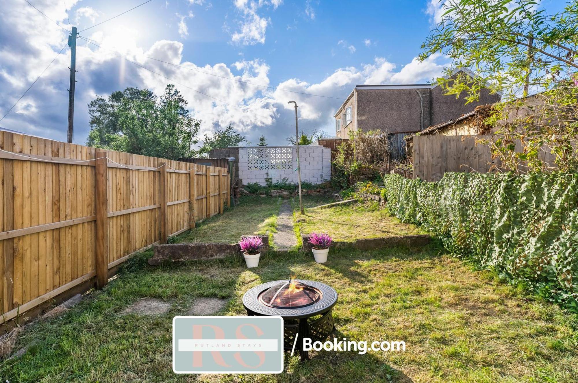 Contractors Accommodation South Wales By Rutland Stays Short Lets & Serviced Accommodation Pentre Treorky ภายนอก รูปภาพ