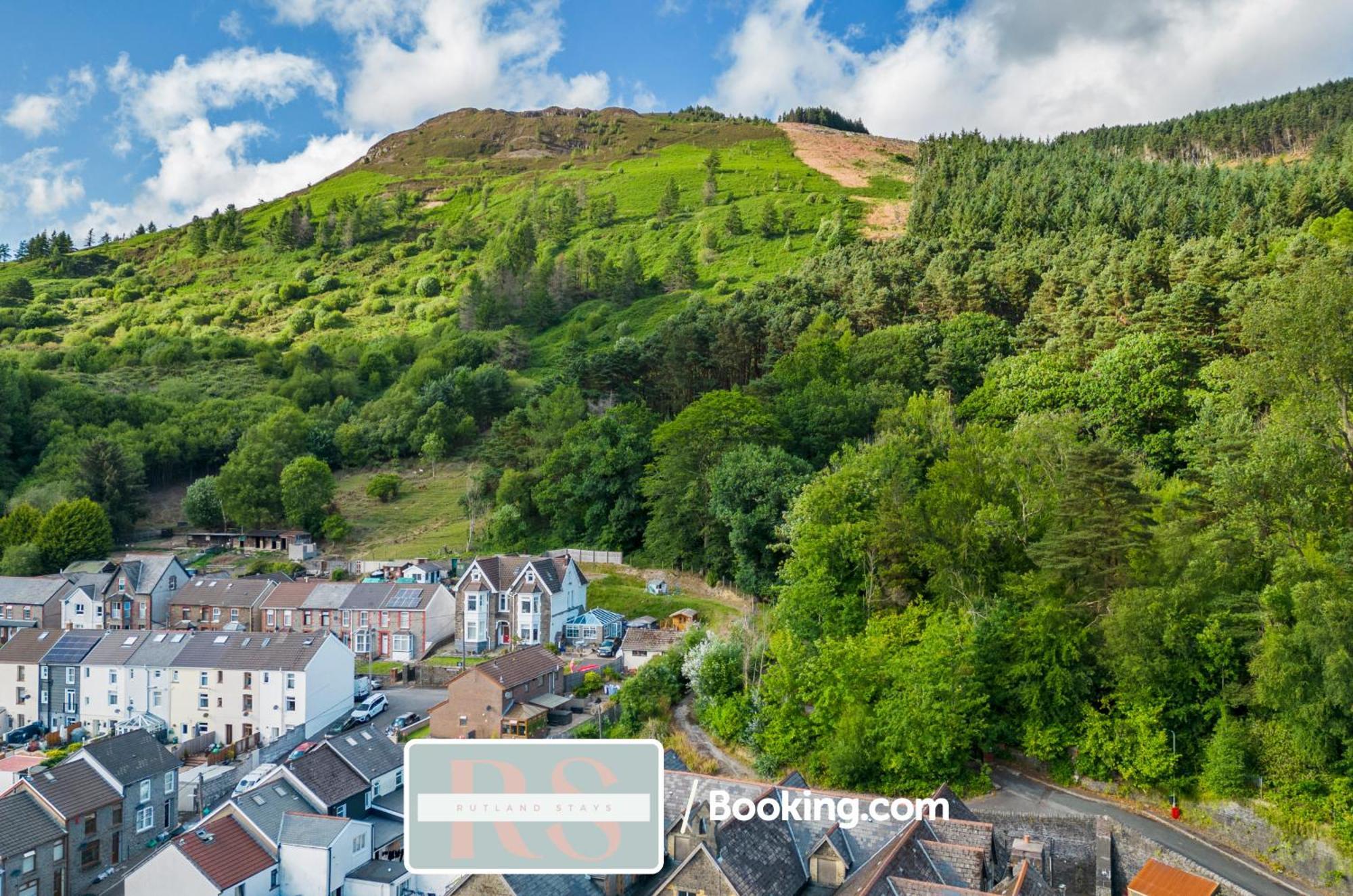 Contractors Accommodation South Wales By Rutland Stays Short Lets & Serviced Accommodation Pentre Treorky ภายนอก รูปภาพ