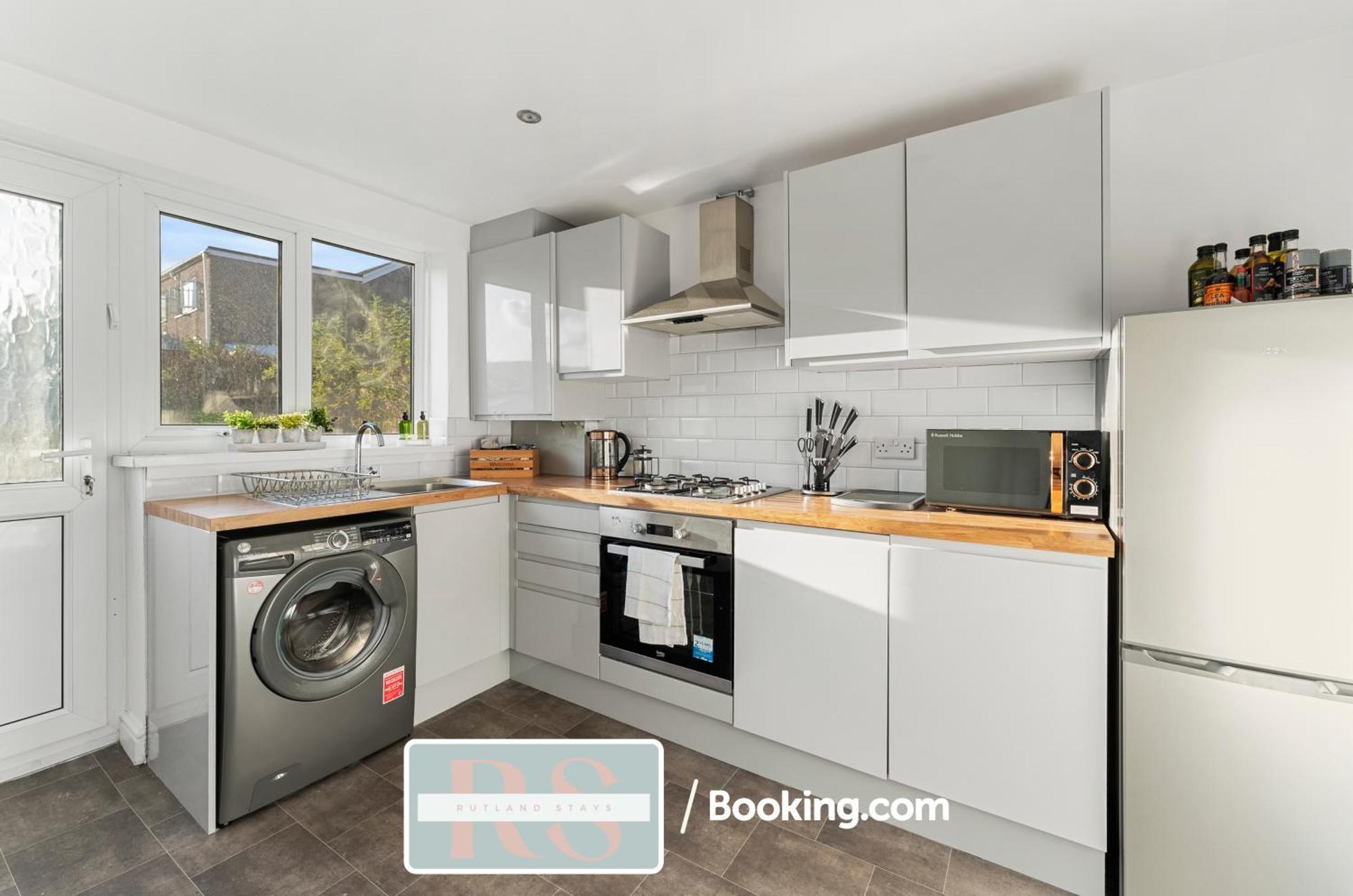 Contractors Accommodation South Wales By Rutland Stays Short Lets & Serviced Accommodation Pentre Treorky ภายนอก รูปภาพ