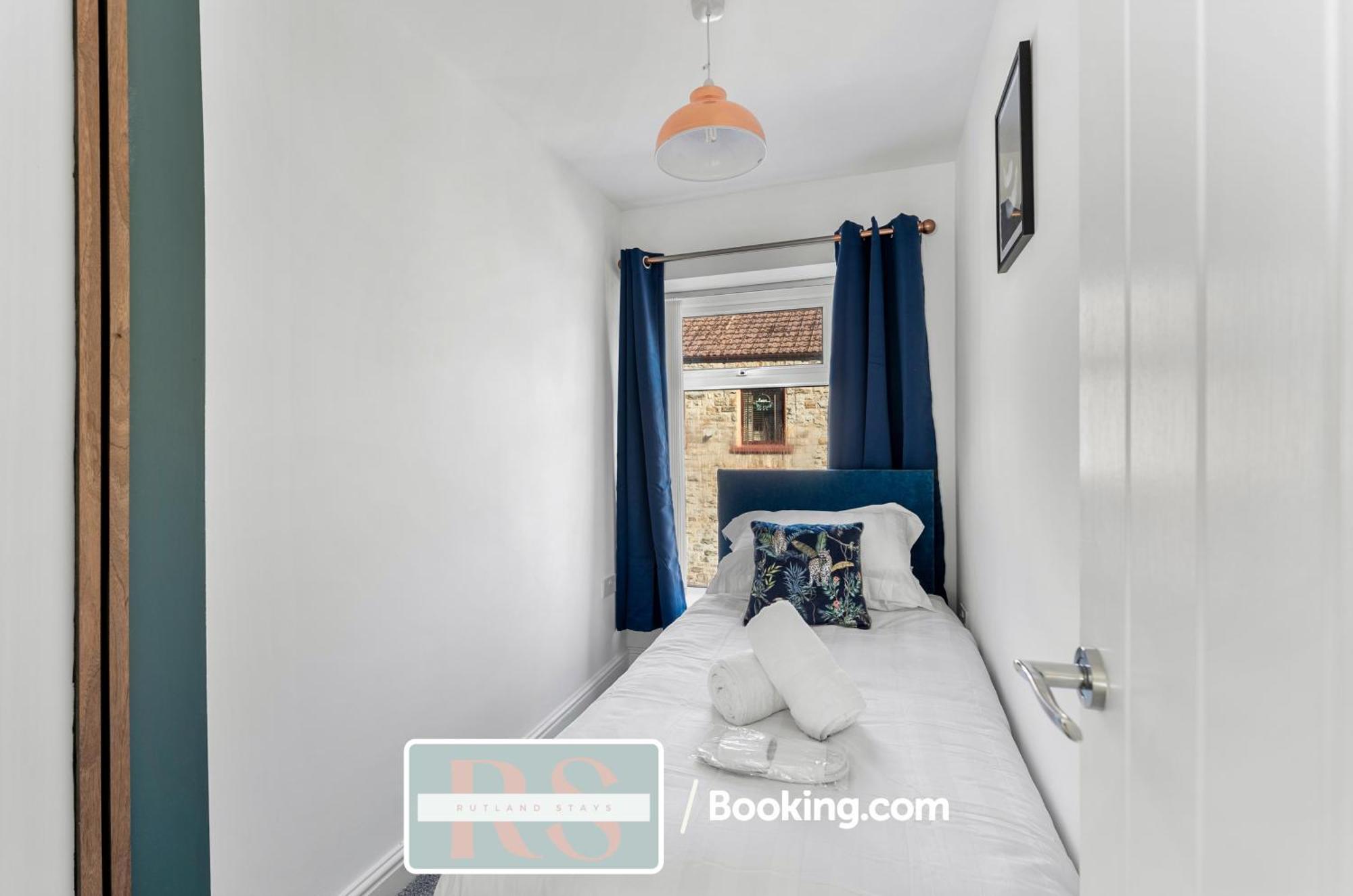 Contractors Accommodation South Wales By Rutland Stays Short Lets & Serviced Accommodation Pentre Treorky ภายนอก รูปภาพ